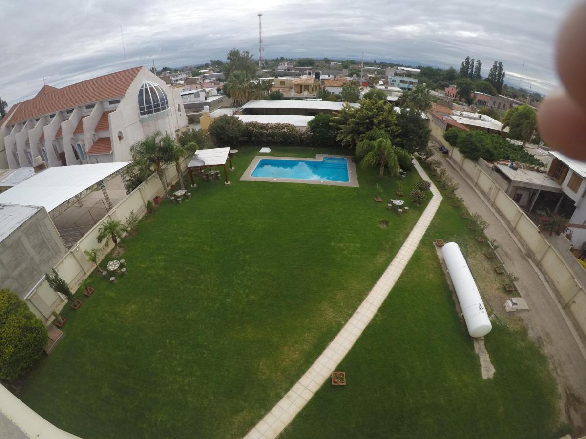 Hotel Del Centro Aimogasta Bagian luar foto