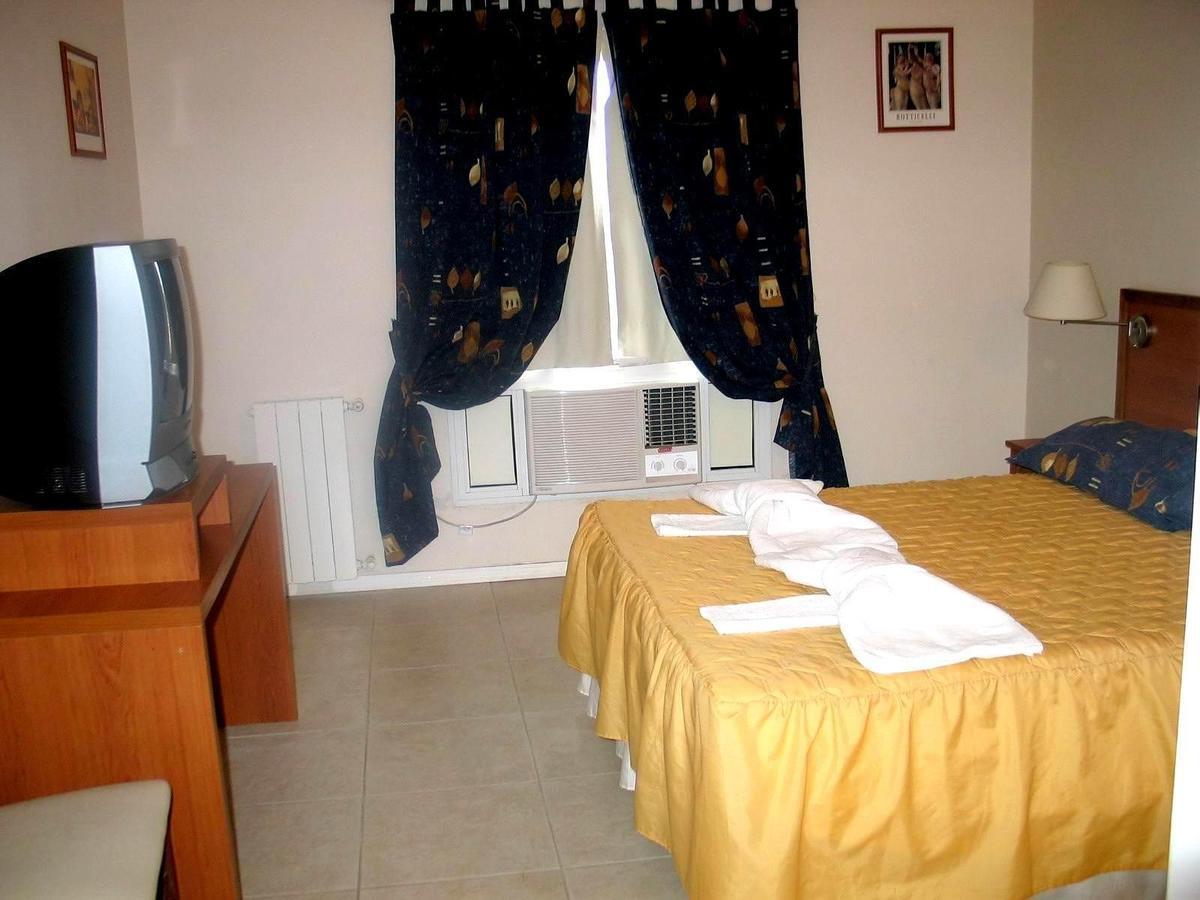 Hotel Del Centro Aimogasta Ruang foto