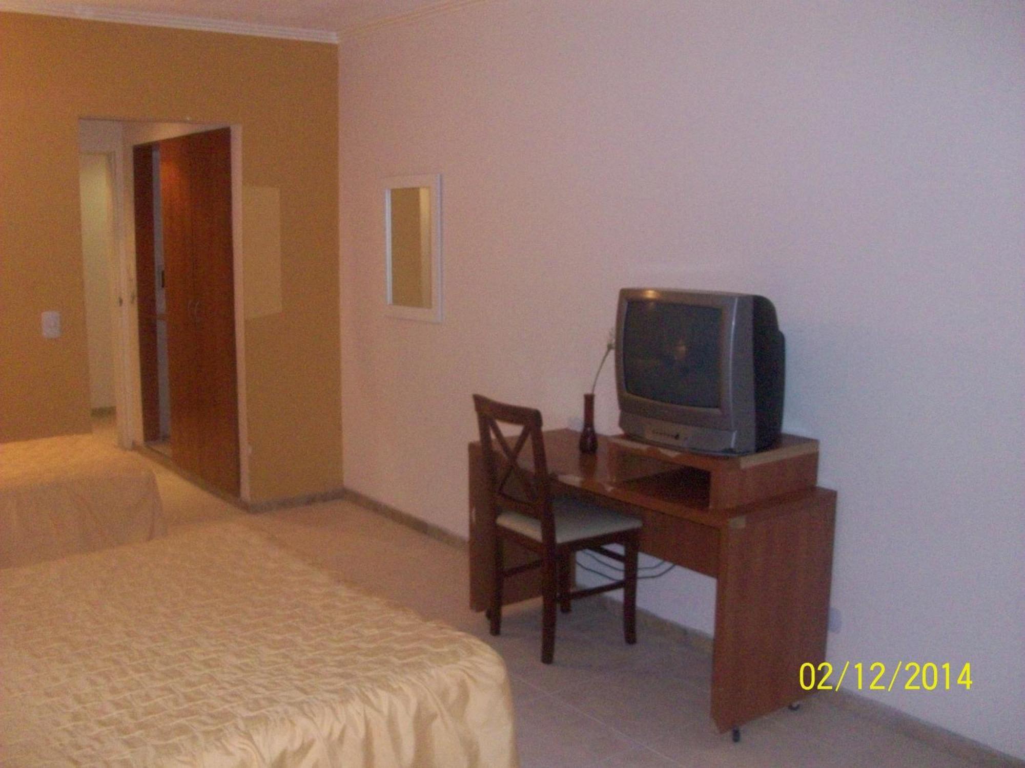 Hotel Del Centro Aimogasta Bagian luar foto