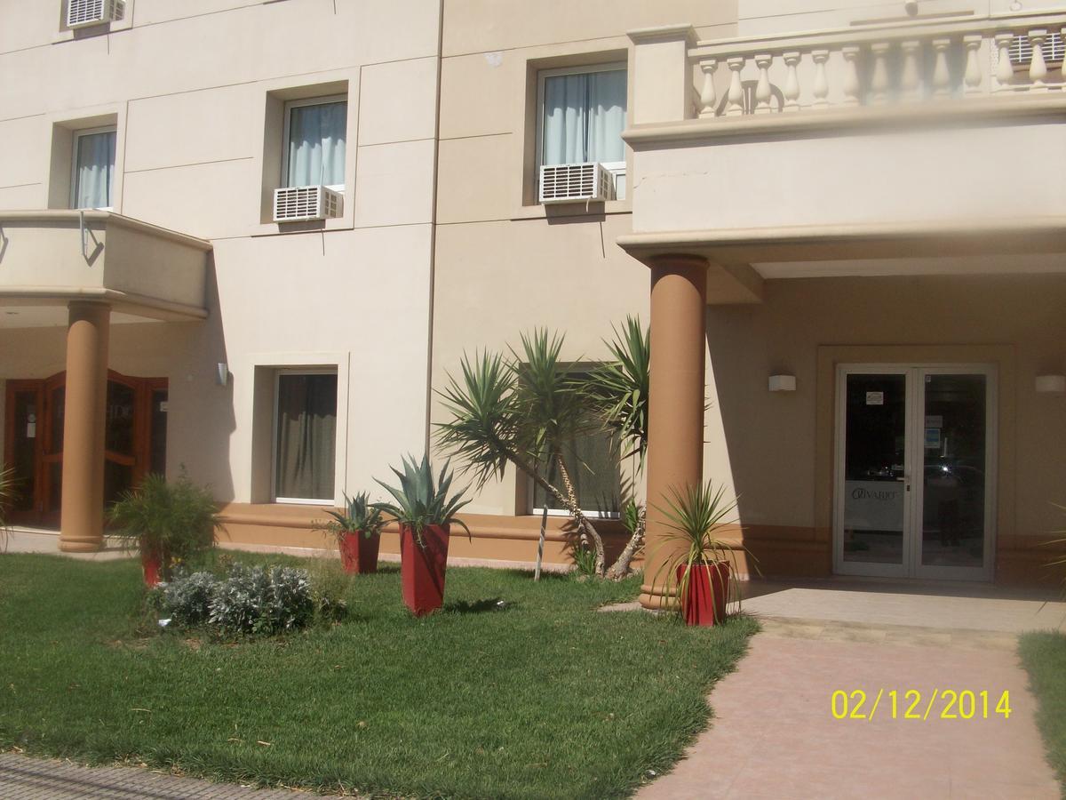 Hotel Del Centro Aimogasta Bagian luar foto